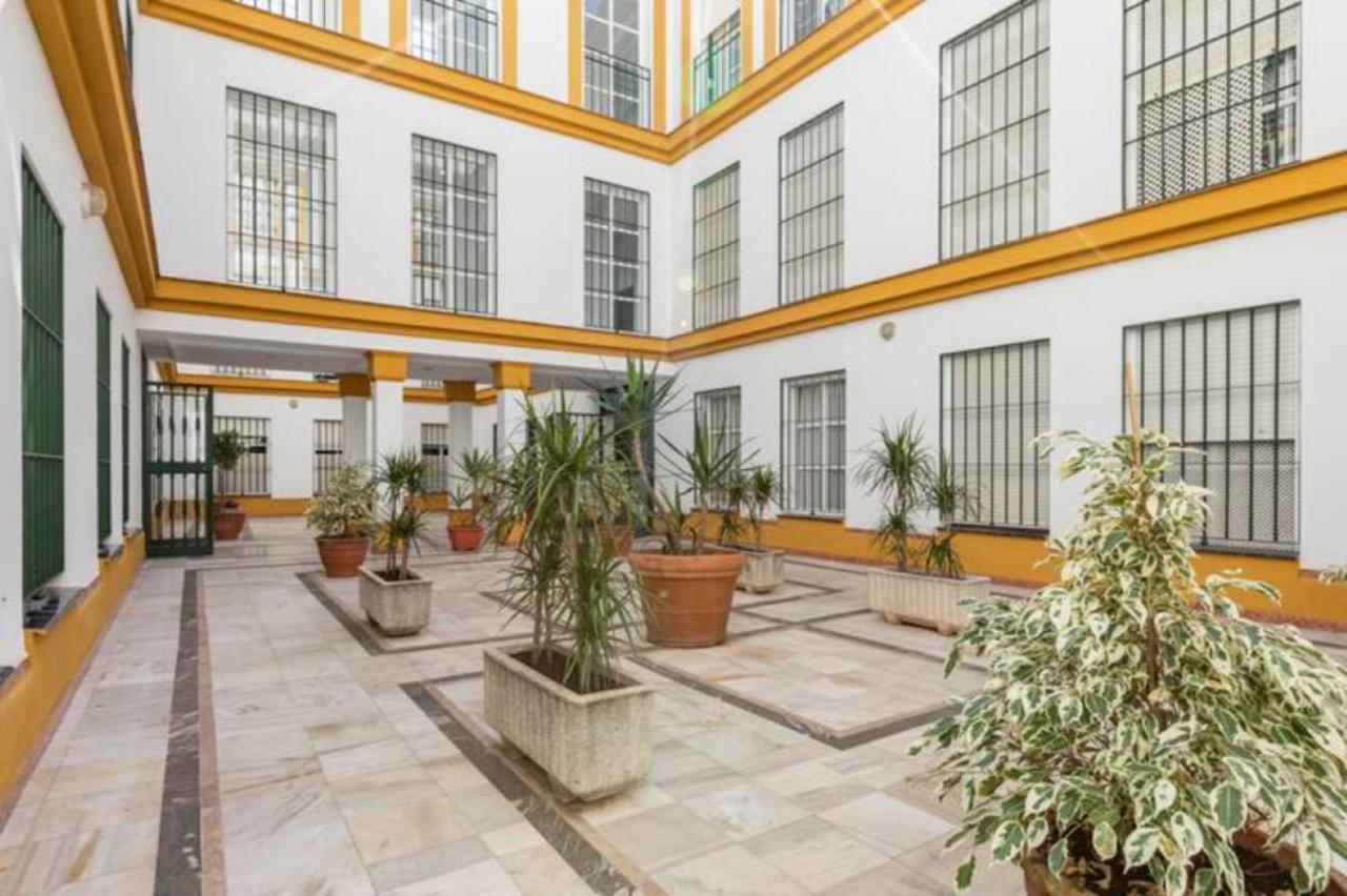 Azahar Metropol Parasol, Parking Gratis Para Coches Medianos Σεβίλλη Εξωτερικό φωτογραφία