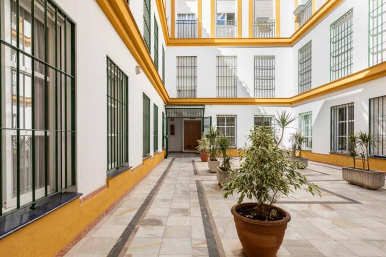 Azahar Metropol Parasol, Parking Gratis Para Coches Medianos Σεβίλλη Εξωτερικό φωτογραφία